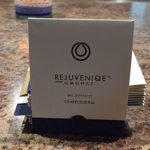 Monday Rejuveniqe Oil